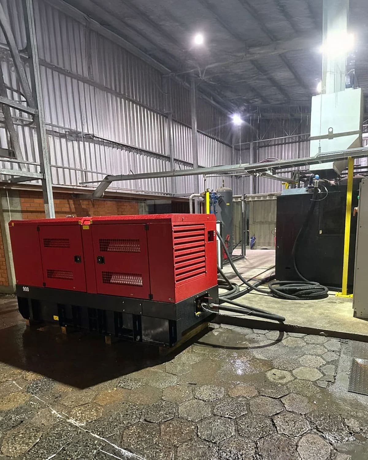 Compressor de ar diesel de 900 PCM em locação industrial — Rental Parts